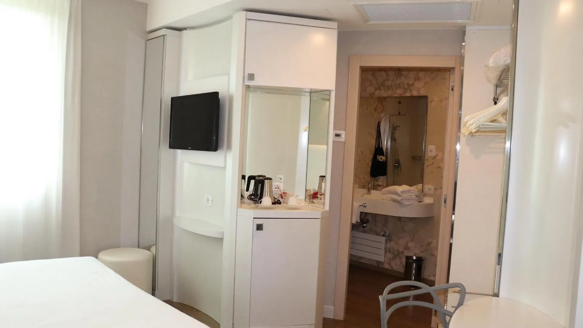 Ark Hotel Verona 4*,